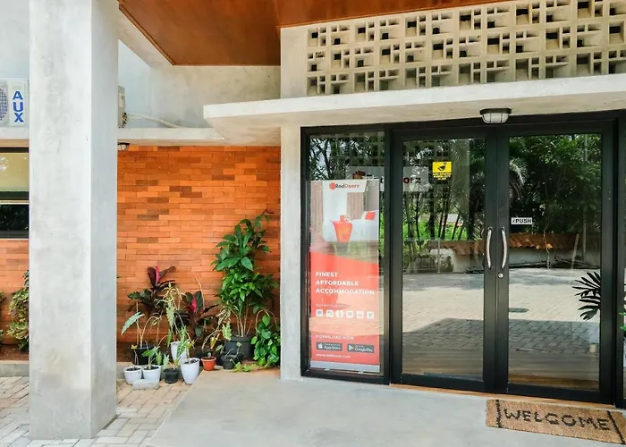 RedDoorz near Trans Studio Mall Cibubur 3 Bogor